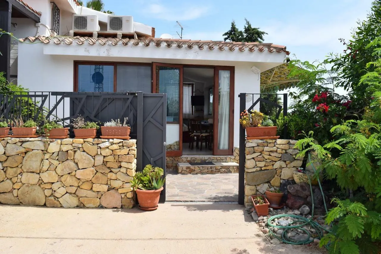 Battistina Holiday Home كوستا ري